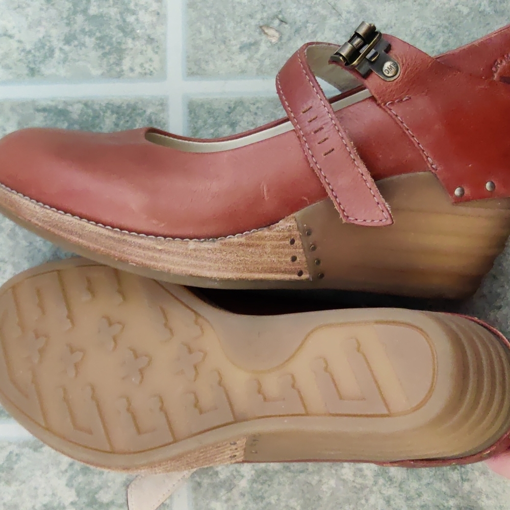Dr. Martens - Picture 3 of 5
